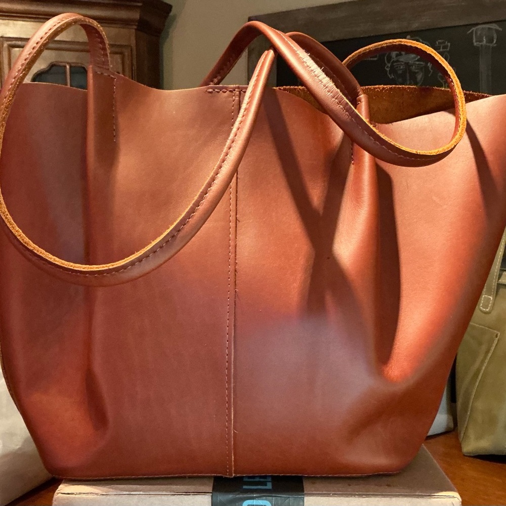 Portland Leather Honey Oversized Devan Tote